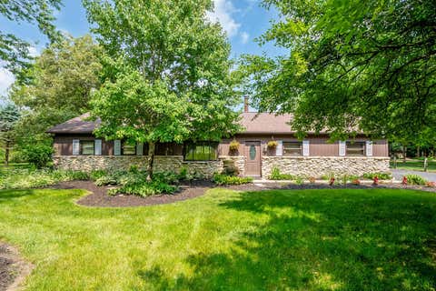 Photo for 6140 Harrisburg Georgesville Road