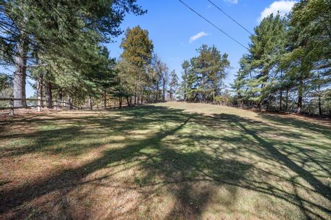 Tiny photo for 380 Urban Hill Road, Zanesville, OH 43701 (MLS # 225039531)