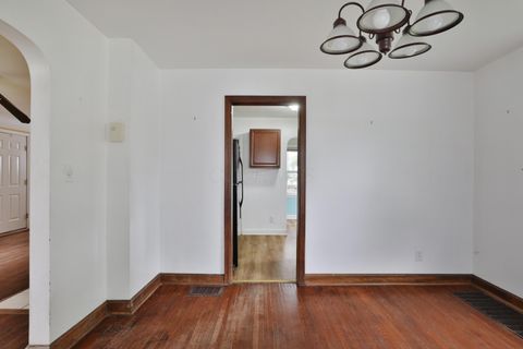 Tiny photo for 66 Demorest Road, Columbus, OH 43204 (MLS # 226018132)