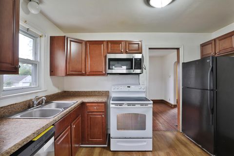 Tiny photo for 66 Demorest Road, Columbus, OH 43204 (MLS # 226018132)