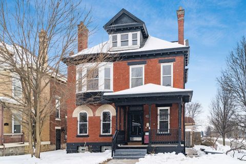 Tiny photo for 572 Linwood Avenue, Columbus, OH 43205 (MLS # 226003111)