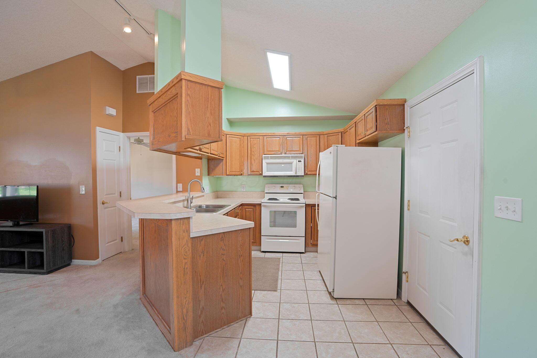 246 Pioneer Circle, Pickerington, Ohio image 5