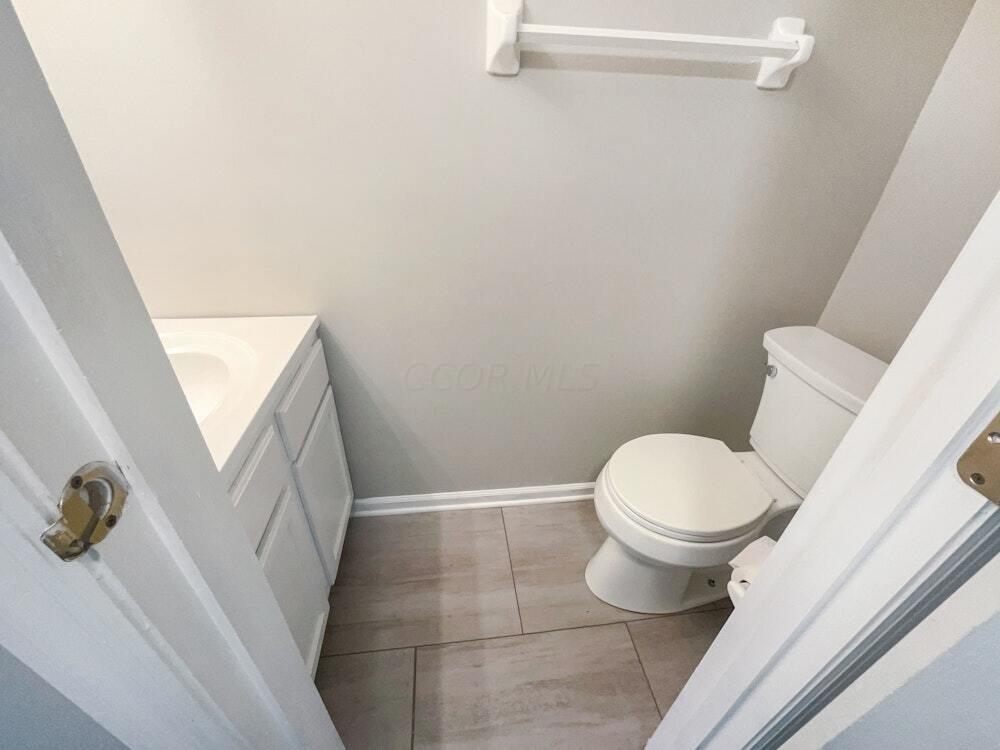 2587 Willow Park Road, Grove City, Ohio image 13