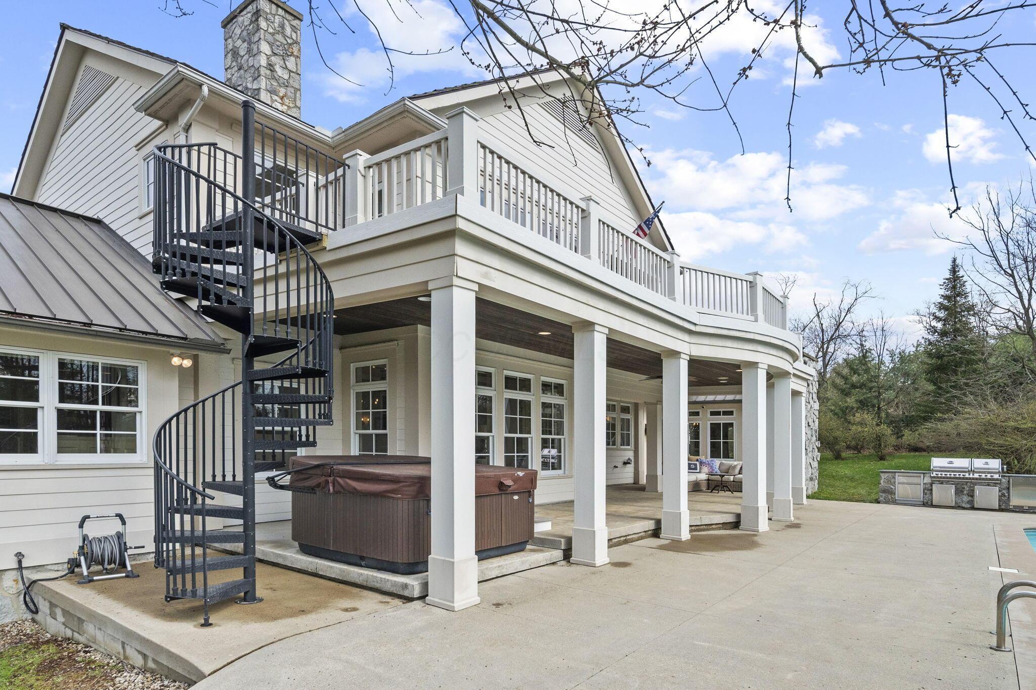 Alexandria, Ohio 43001, United States, 5 Bedrooms Bedrooms, ,11 BathroomsBathrooms,Residential,Contingent,111652