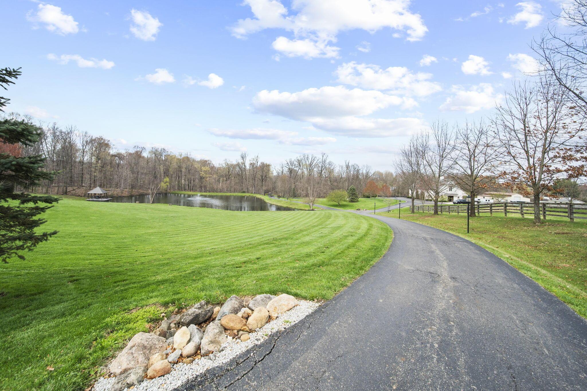 Alexandria, Ohio 43001, United States, 5 Bedrooms Bedrooms, ,11 BathroomsBathrooms,Residential,Contingent,111652