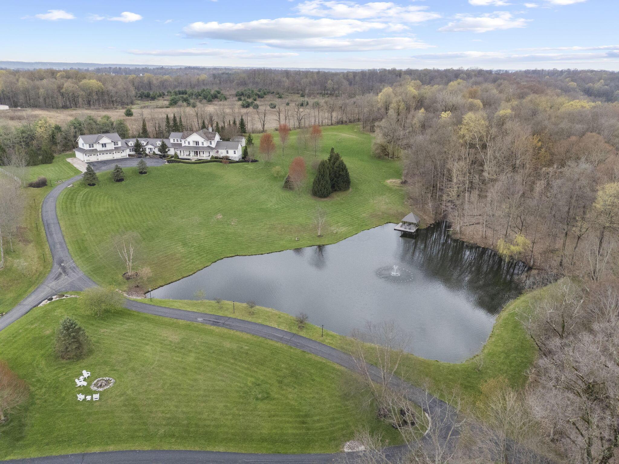 Alexandria, Ohio 43001, United States, 5 Bedrooms Bedrooms, ,11 BathroomsBathrooms,Residential,Contingent,111652