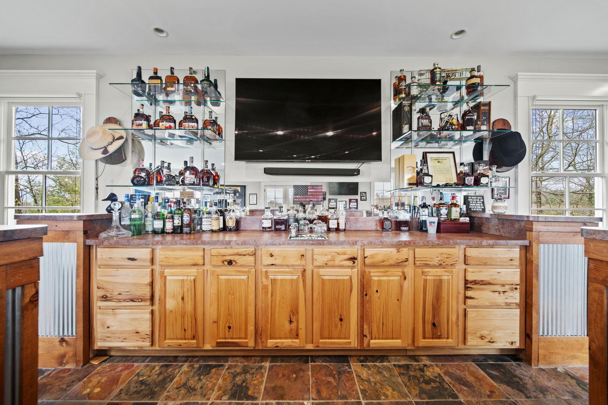 Alexandria, Ohio 43001, United States, 5 Bedrooms Bedrooms, ,11 BathroomsBathrooms,Residential,Contingent,111652