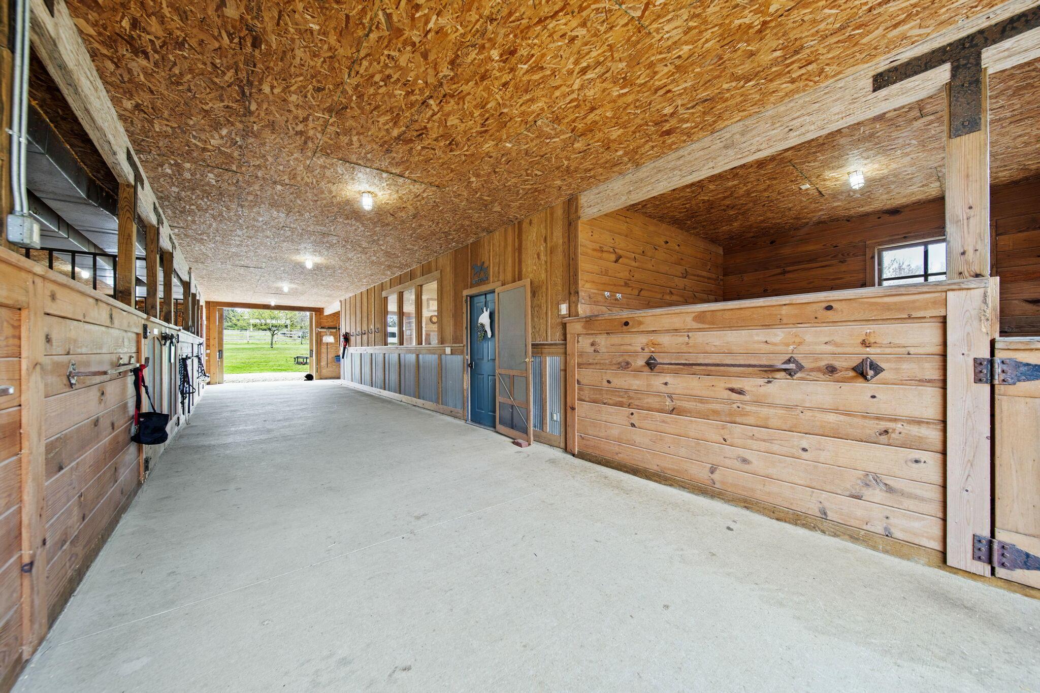 Alexandria, Ohio 43001, United States, 5 Bedrooms Bedrooms, ,11 BathroomsBathrooms,Residential,Contingent,111652