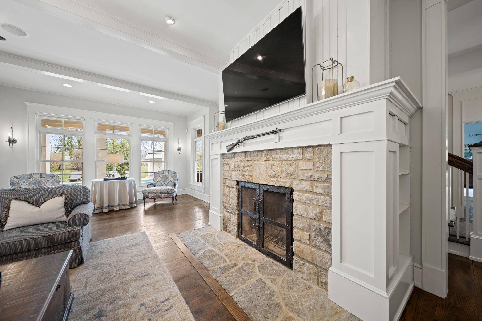 Alexandria, Ohio 43001, United States, 5 Bedrooms Bedrooms, ,11 BathroomsBathrooms,Residential,Contingent,111652