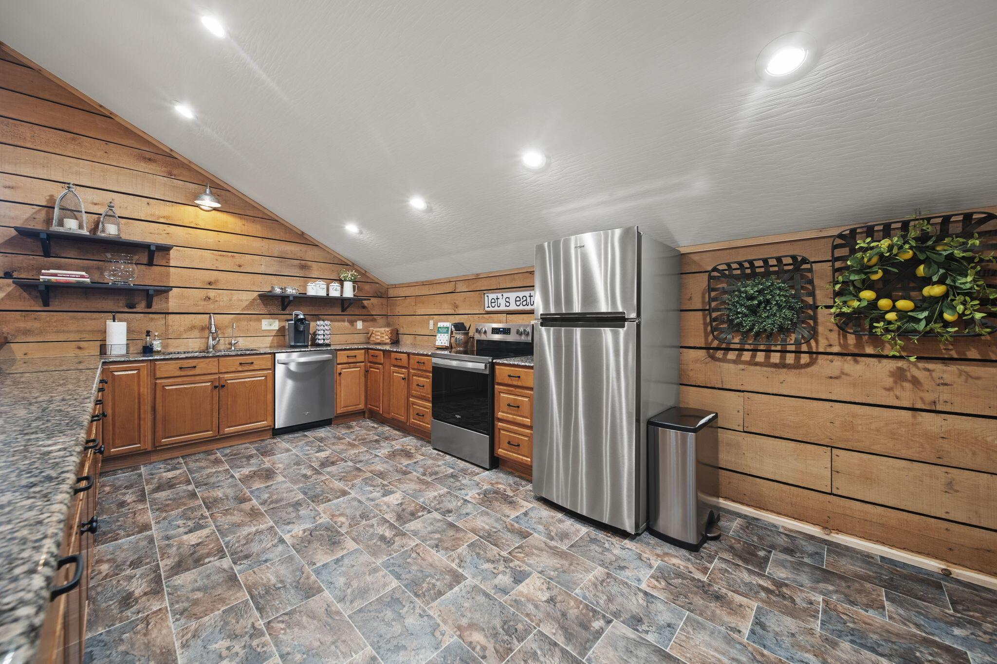 Alexandria, Ohio 43001, United States, 5 Bedrooms Bedrooms, ,11 BathroomsBathrooms,Residential,Contingent,111652