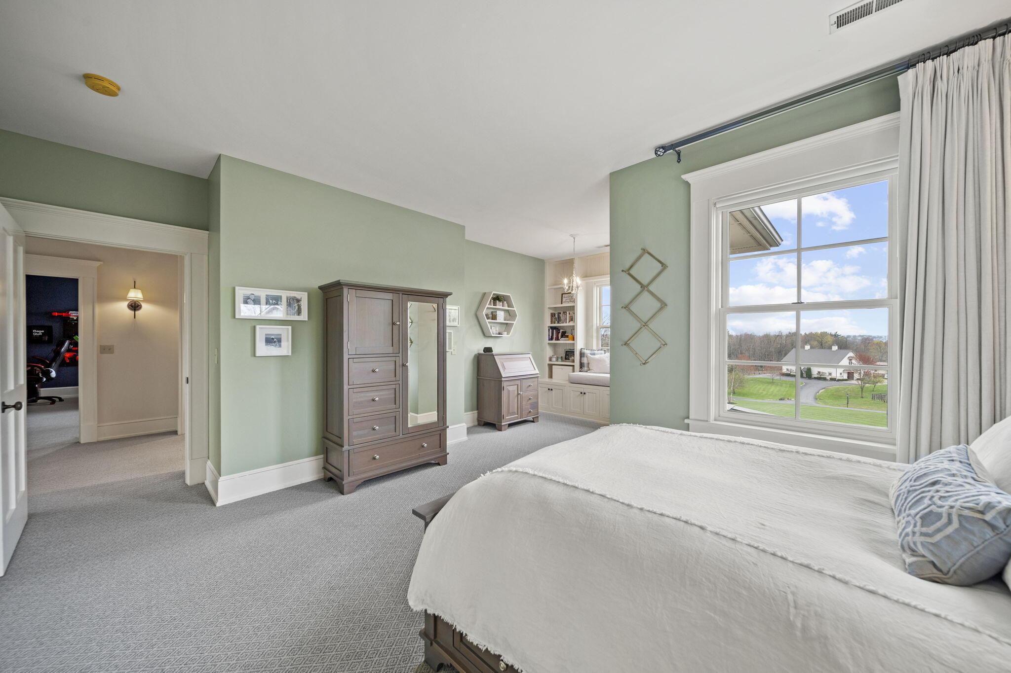 Alexandria, Ohio 43001, United States, 5 Bedrooms Bedrooms, ,11 BathroomsBathrooms,Residential,Contingent,111652