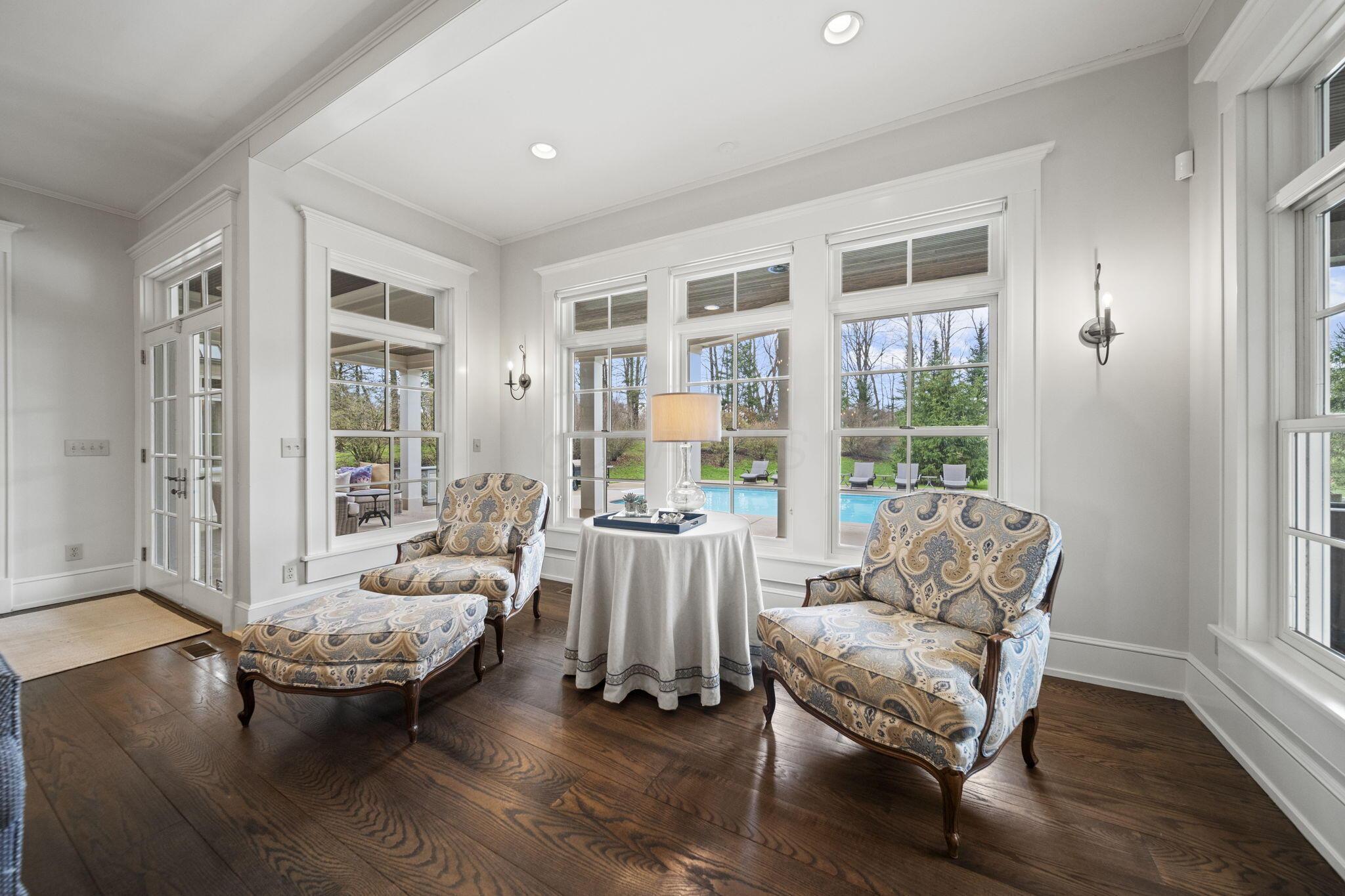 Alexandria, Ohio 43001, United States, 5 Bedrooms Bedrooms, ,11 BathroomsBathrooms,Residential,Contingent,111652