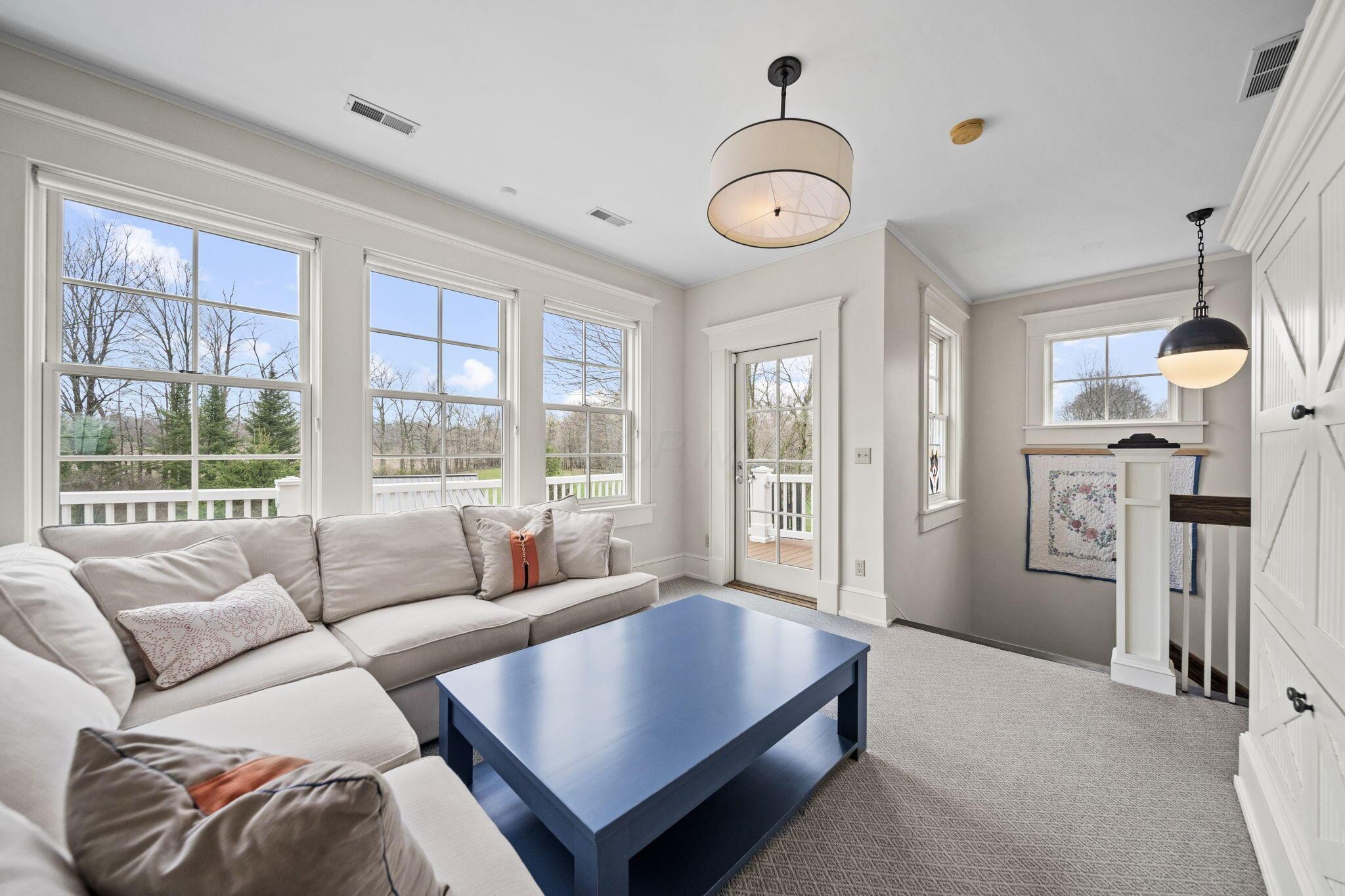 Alexandria, Ohio 43001, United States, 5 Bedrooms Bedrooms, ,11 BathroomsBathrooms,Residential,Contingent,111652