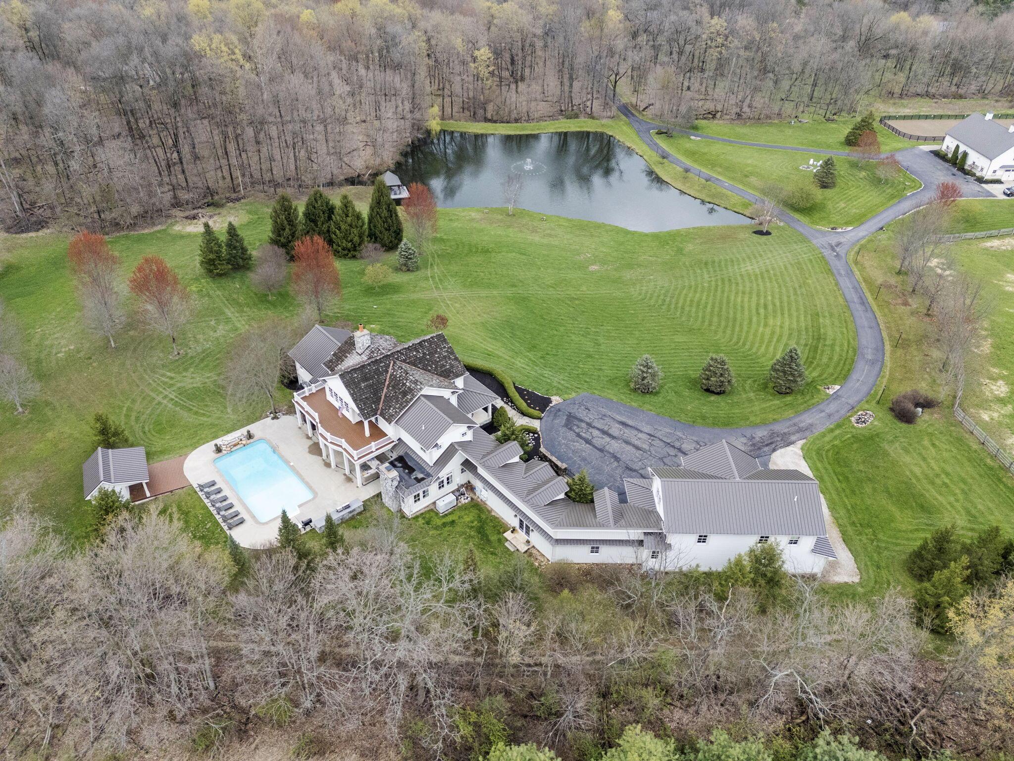 Alexandria, Ohio 43001, United States, 5 Bedrooms Bedrooms, ,11 BathroomsBathrooms,Residential,Contingent,111652