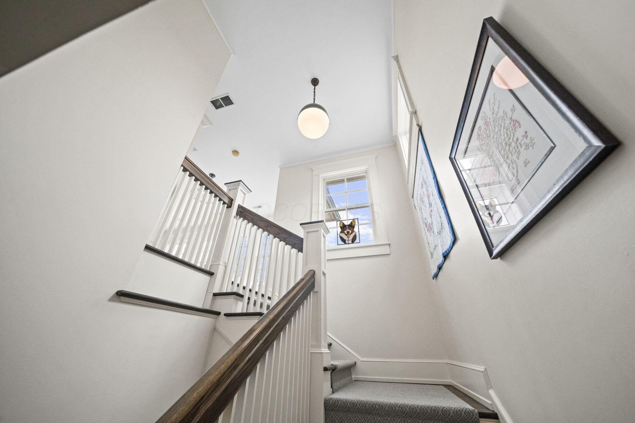 Alexandria, Ohio 43001, United States, 5 Bedrooms Bedrooms, ,11 BathroomsBathrooms,Residential,Contingent,111652