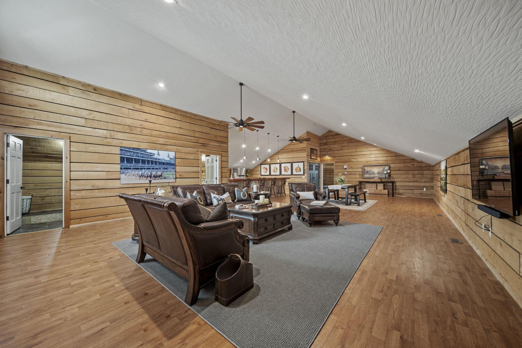 Alexandria, Ohio 43001, United States, 5 Bedrooms Bedrooms, ,11 BathroomsBathrooms,Residential,Contingent,111652