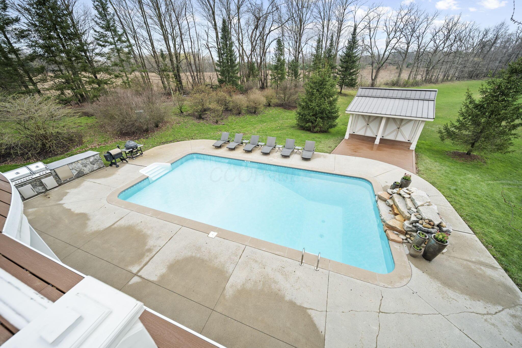 Alexandria, Ohio 43001, United States, 5 Bedrooms Bedrooms, ,11 BathroomsBathrooms,Residential,Contingent,111652