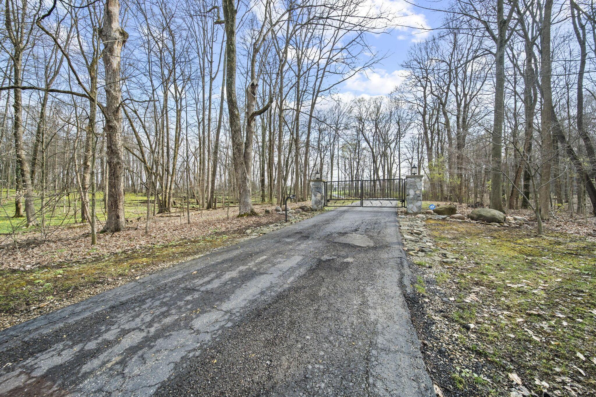 Alexandria, Ohio 43001, United States, 5 Bedrooms Bedrooms, ,11 BathroomsBathrooms,Residential,Contingent,111652