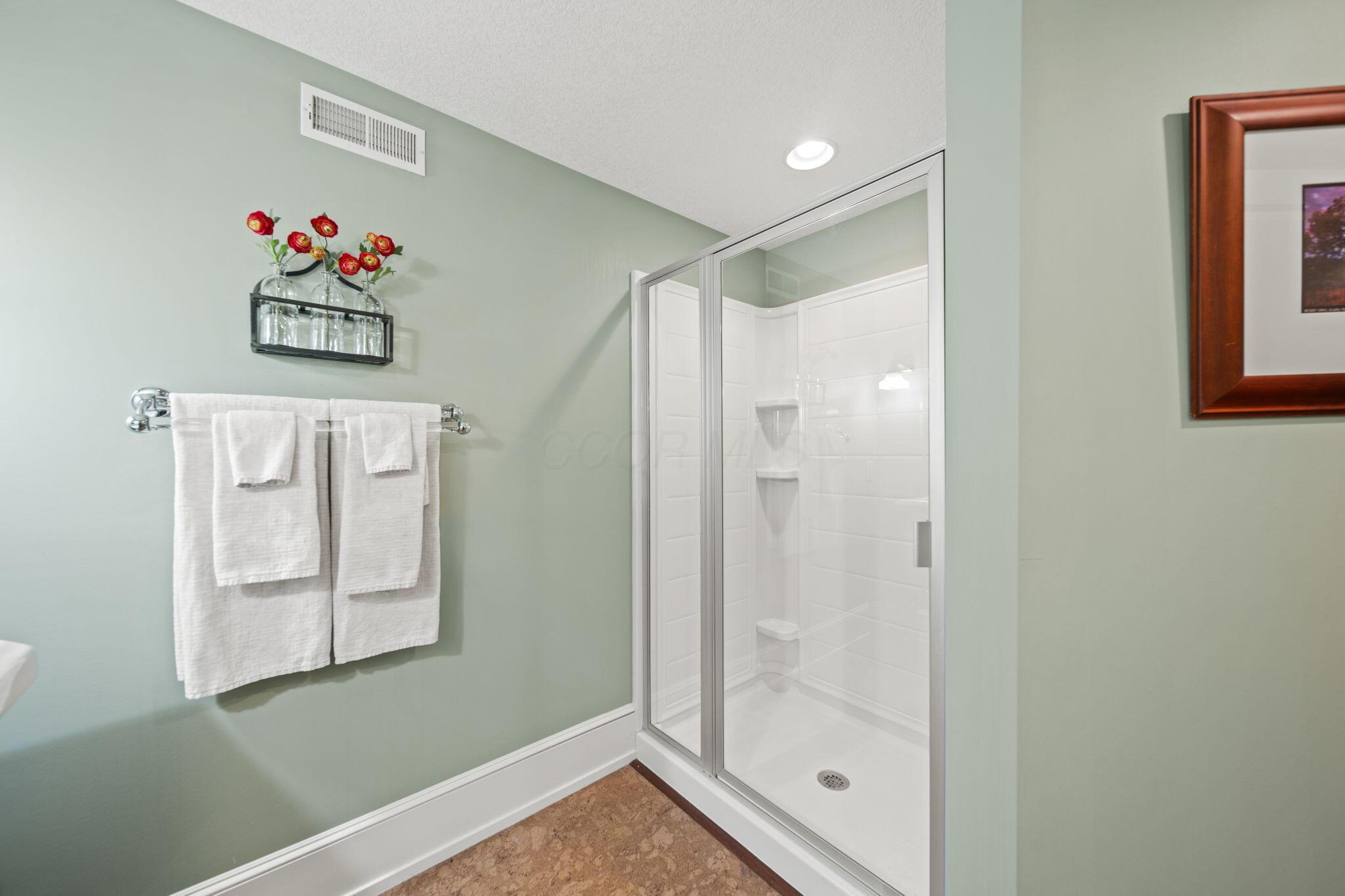 Alexandria, Ohio 43001, United States, 5 Bedrooms Bedrooms, ,11 BathroomsBathrooms,Residential,Contingent,111652