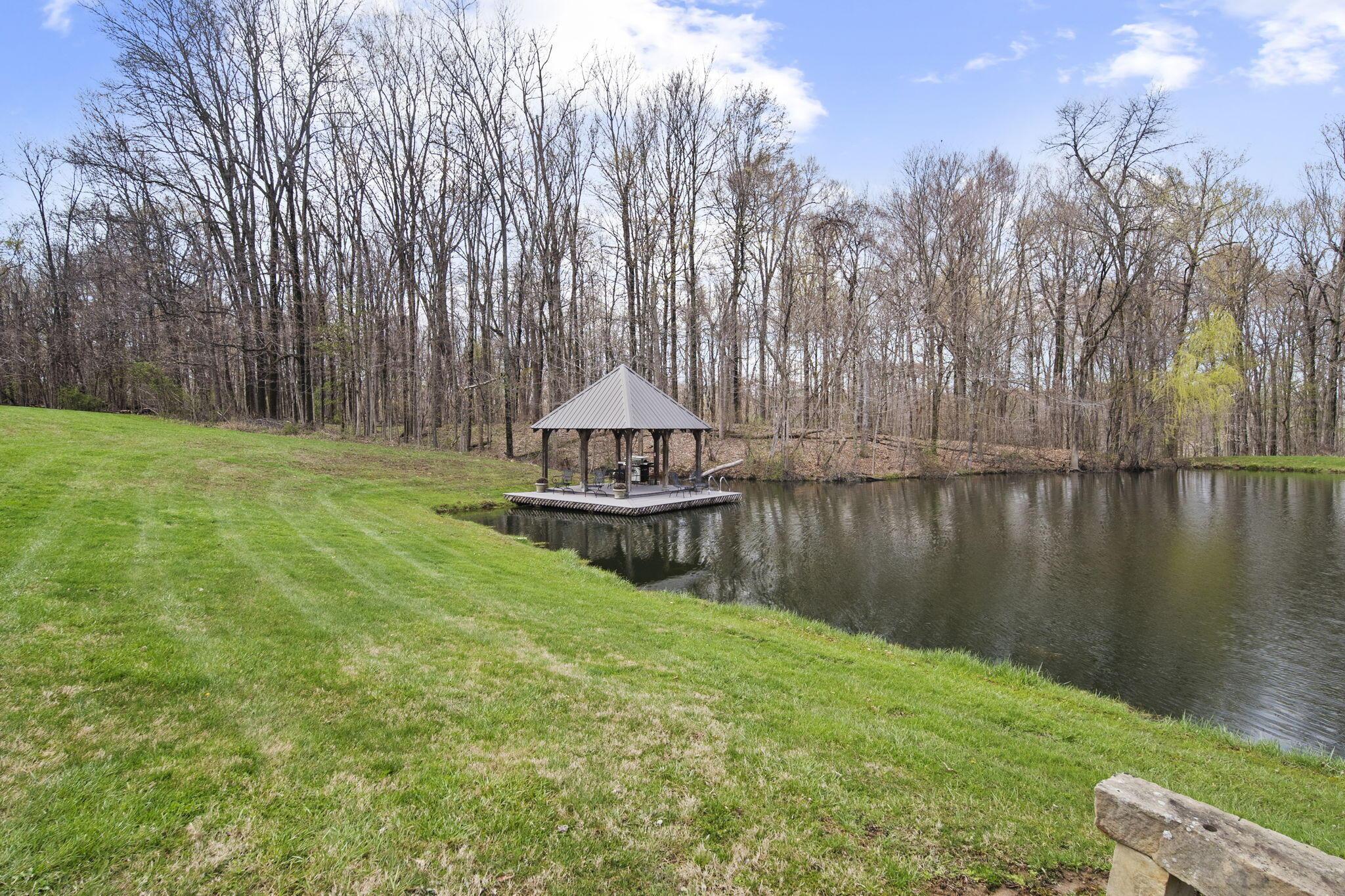 Alexandria, Ohio 43001, United States, 5 Bedrooms Bedrooms, ,11 BathroomsBathrooms,Residential,Contingent,111652