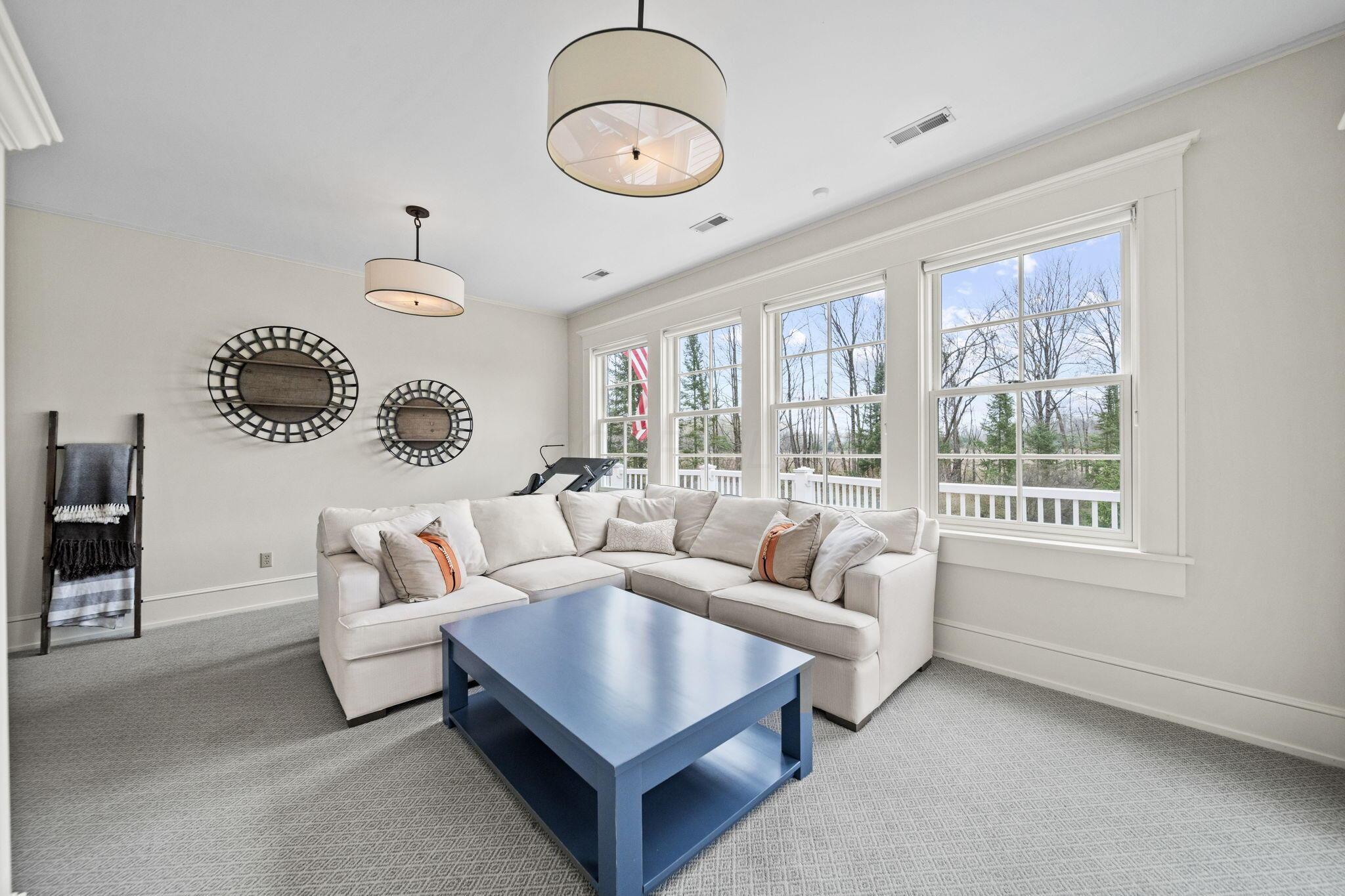 Alexandria, Ohio 43001, United States, 5 Bedrooms Bedrooms, ,11 BathroomsBathrooms,Residential,Contingent,111652