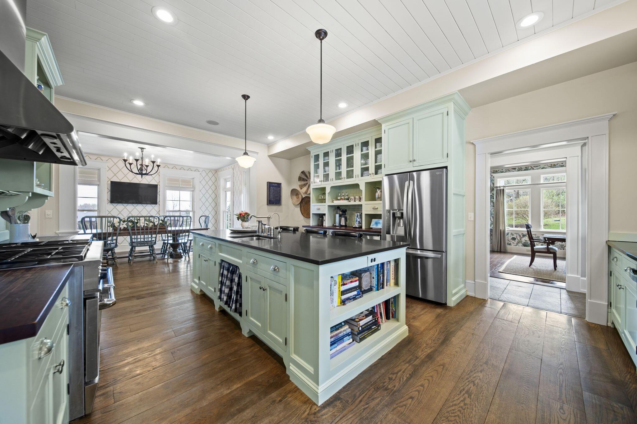 Alexandria, Ohio 43001, United States, 5 Bedrooms Bedrooms, ,11 BathroomsBathrooms,Residential,Contingent,111652