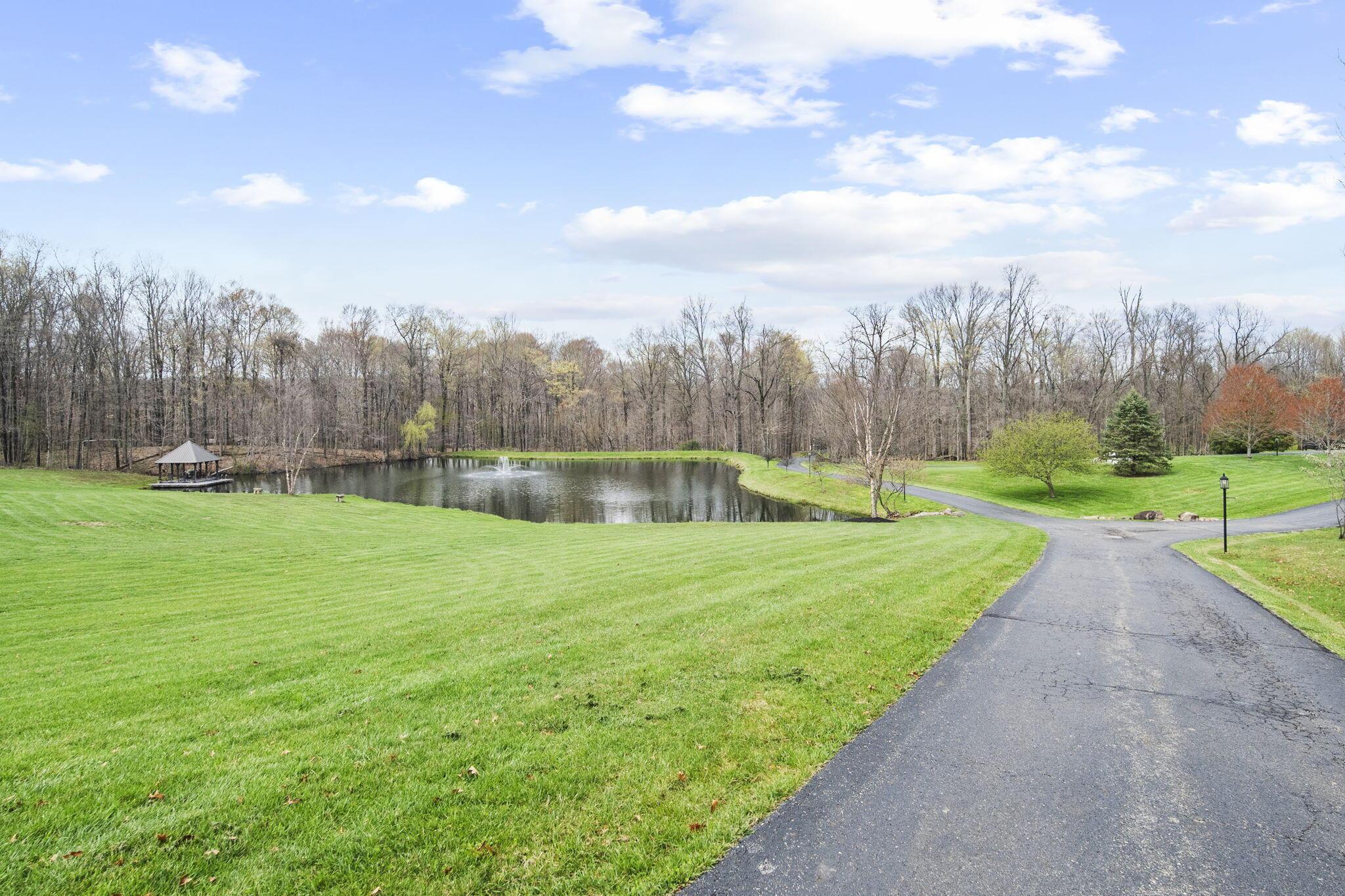 Alexandria, Ohio 43001, United States, 5 Bedrooms Bedrooms, ,11 BathroomsBathrooms,Residential,Contingent,111652