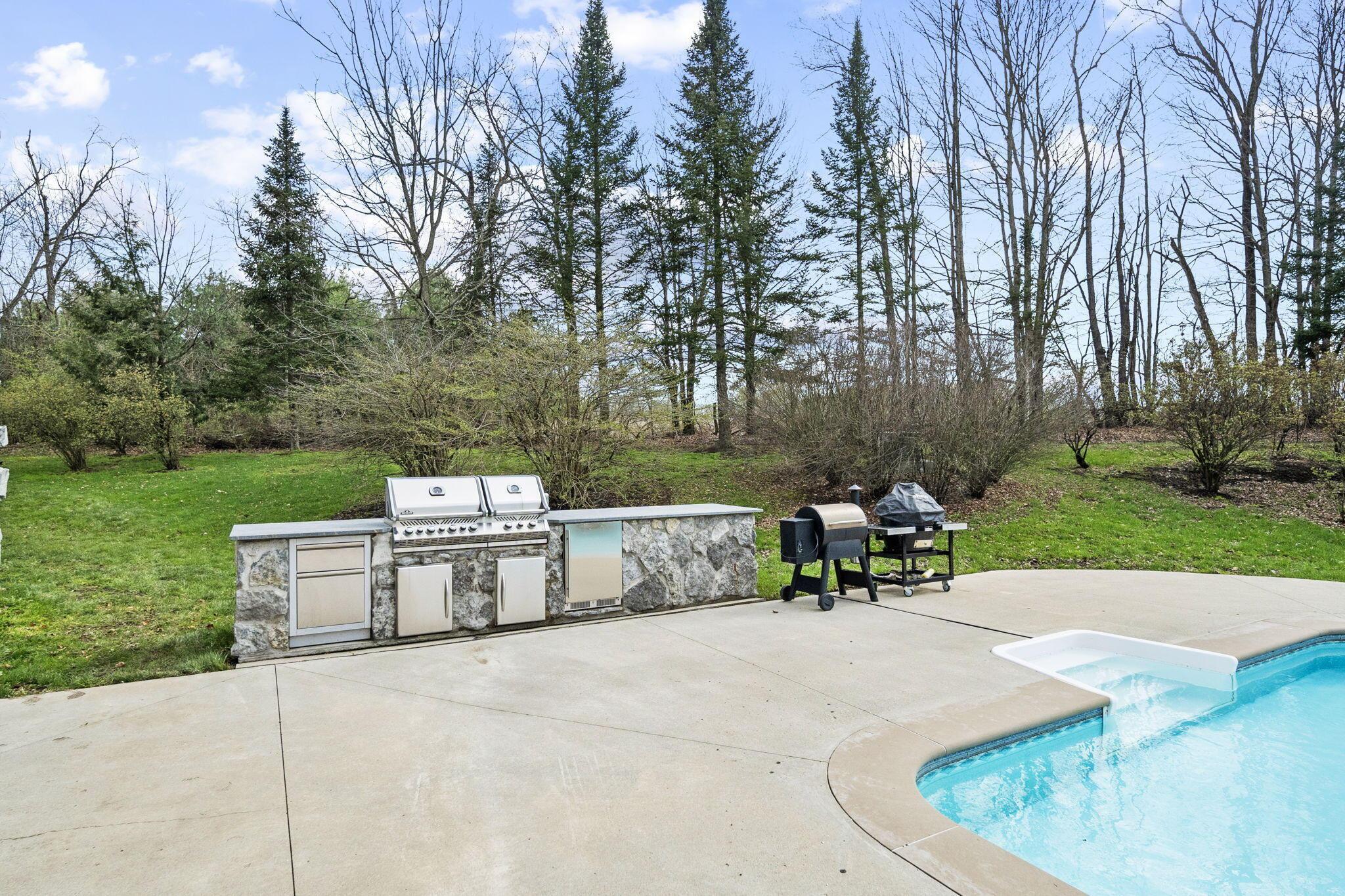 Alexandria, Ohio 43001, United States, 5 Bedrooms Bedrooms, ,11 BathroomsBathrooms,Residential,Contingent,111652