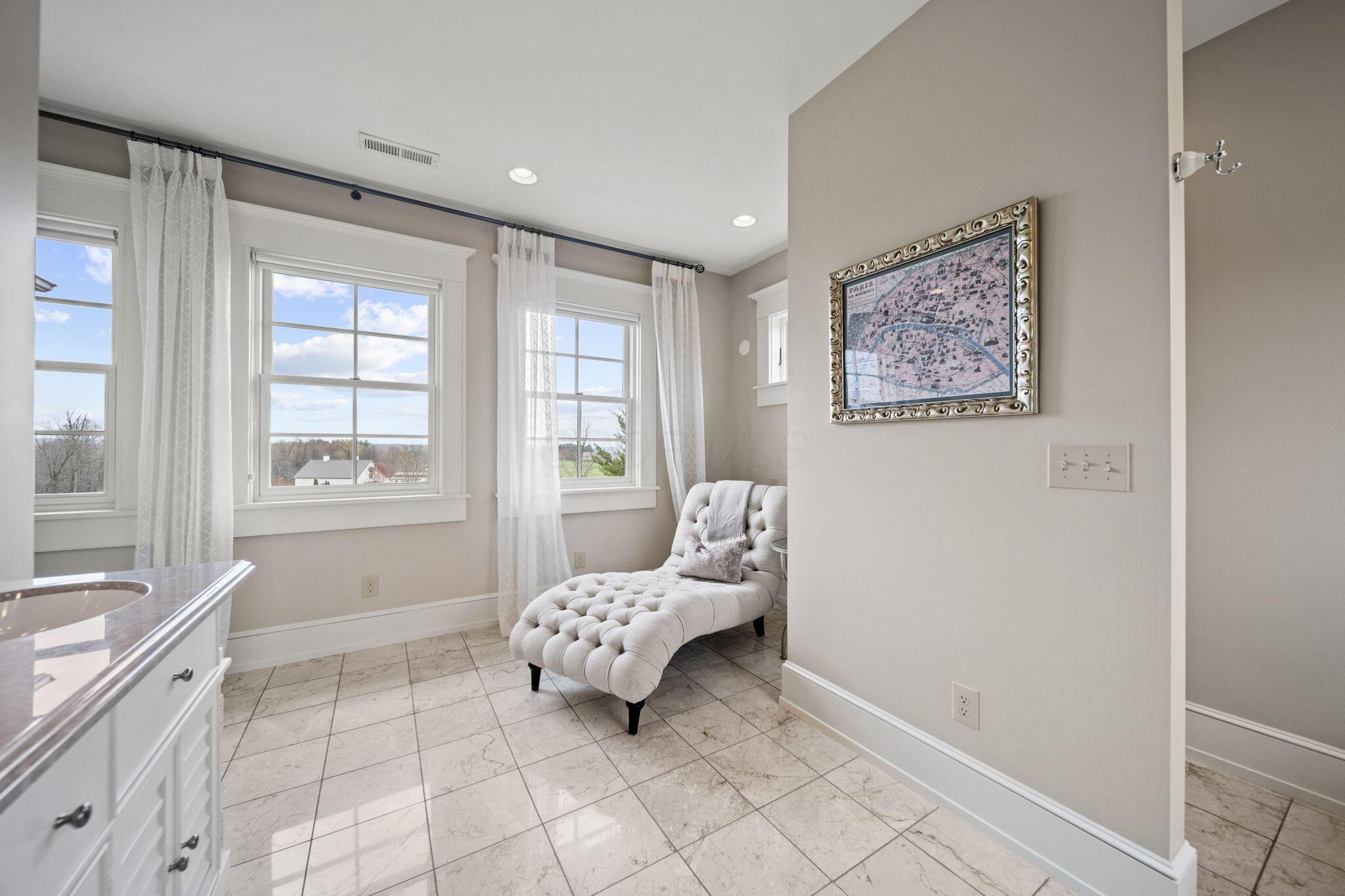 Alexandria, Ohio 43001, United States, 5 Bedrooms Bedrooms, ,11 BathroomsBathrooms,Residential,Contingent,111652