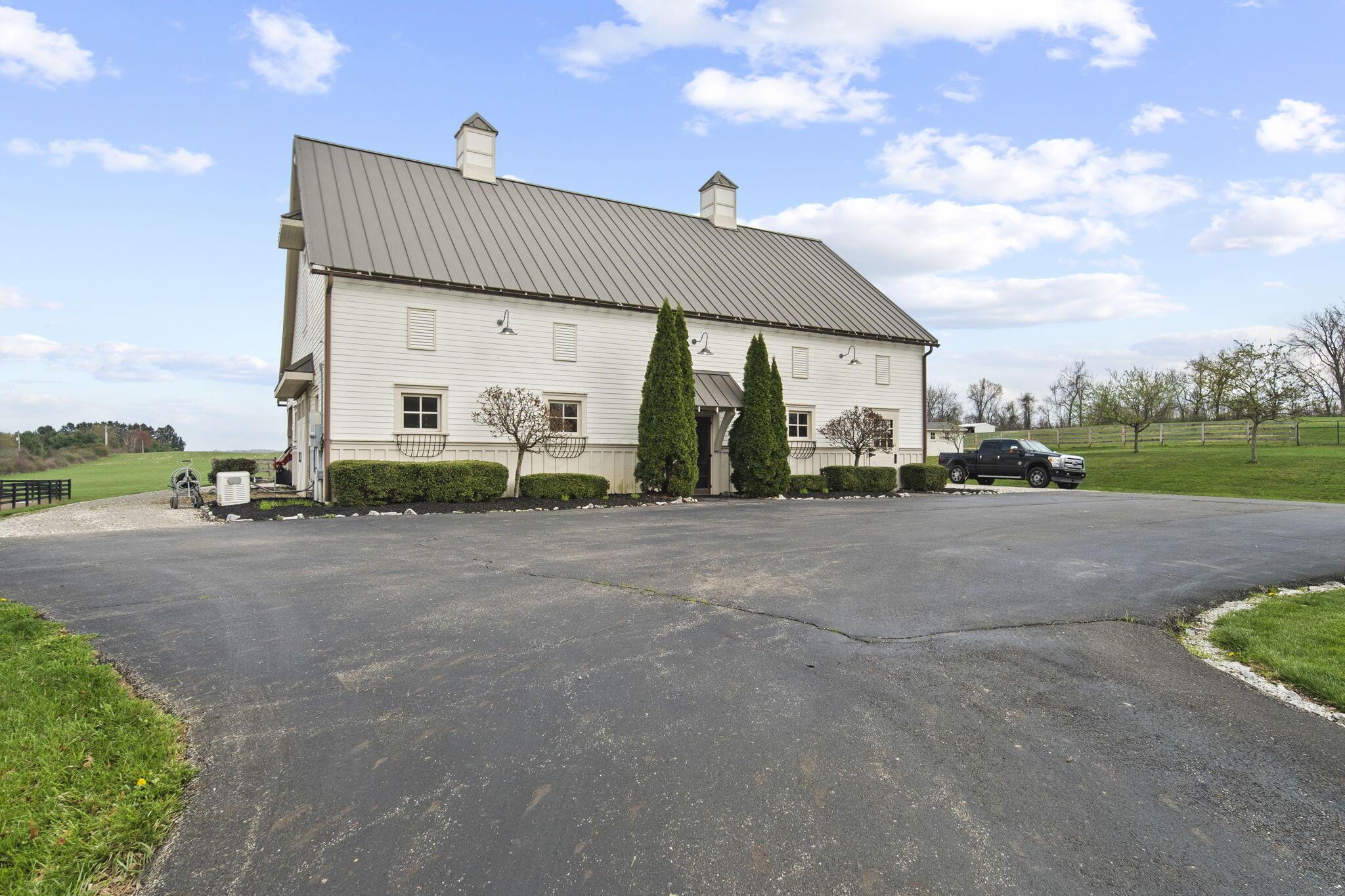 Alexandria, Ohio 43001, United States, 5 Bedrooms Bedrooms, ,11 BathroomsBathrooms,Residential,Contingent,111652