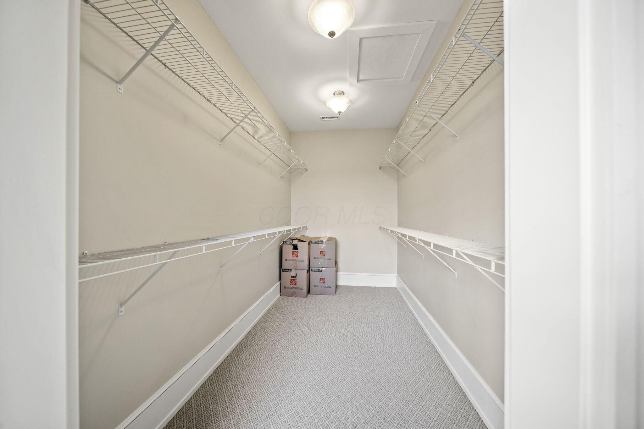 Alexandria, Ohio 43001, United States, 5 Bedrooms Bedrooms, ,11 BathroomsBathrooms,Residential,Contingent,111652