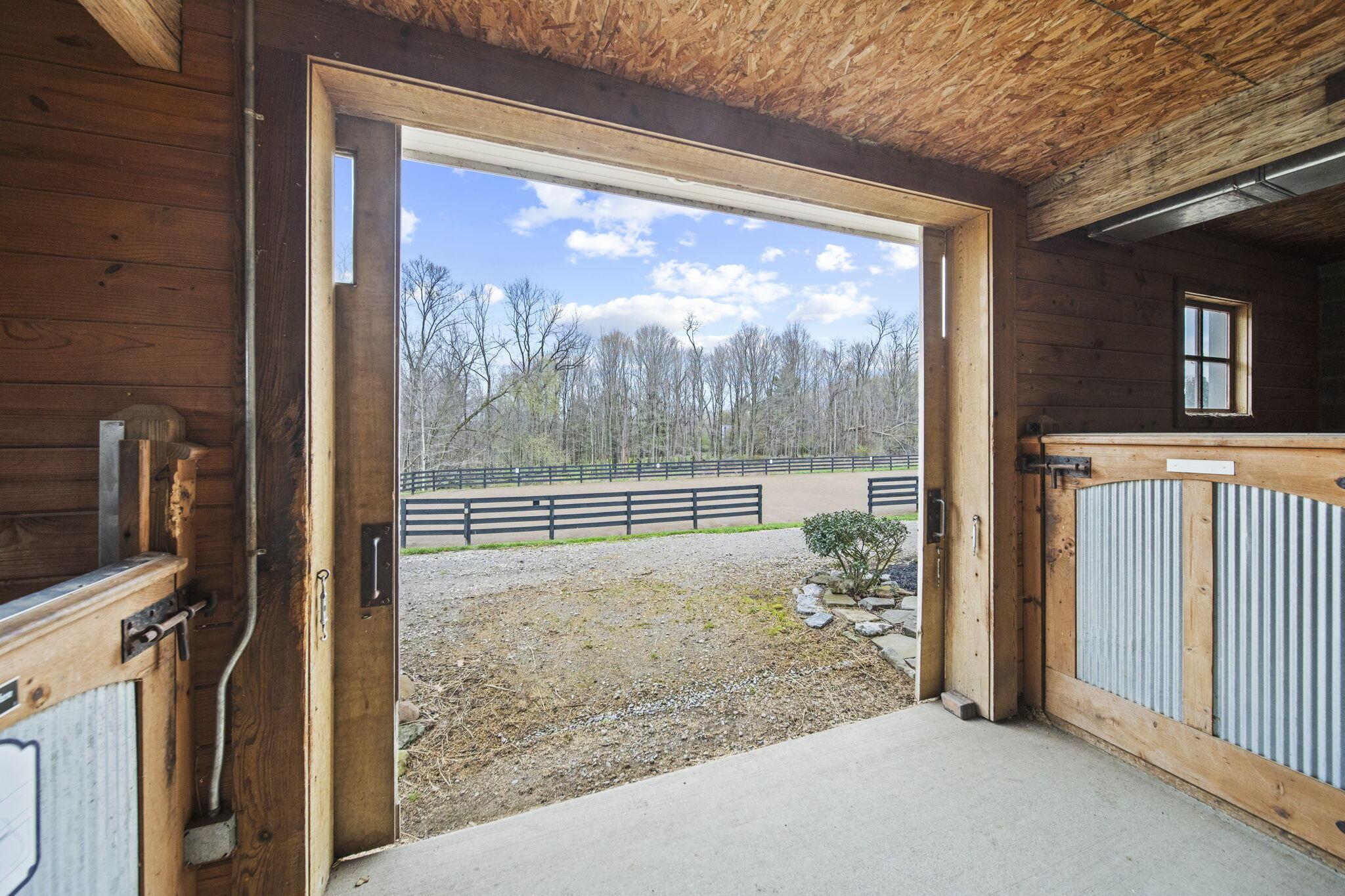 Alexandria, Ohio 43001, United States, 5 Bedrooms Bedrooms, ,11 BathroomsBathrooms,Residential,Contingent,111652