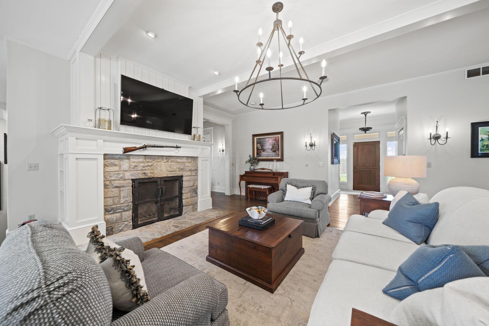 Alexandria, Ohio 43001, United States, 5 Bedrooms Bedrooms, ,11 BathroomsBathrooms,Residential,Contingent,111652