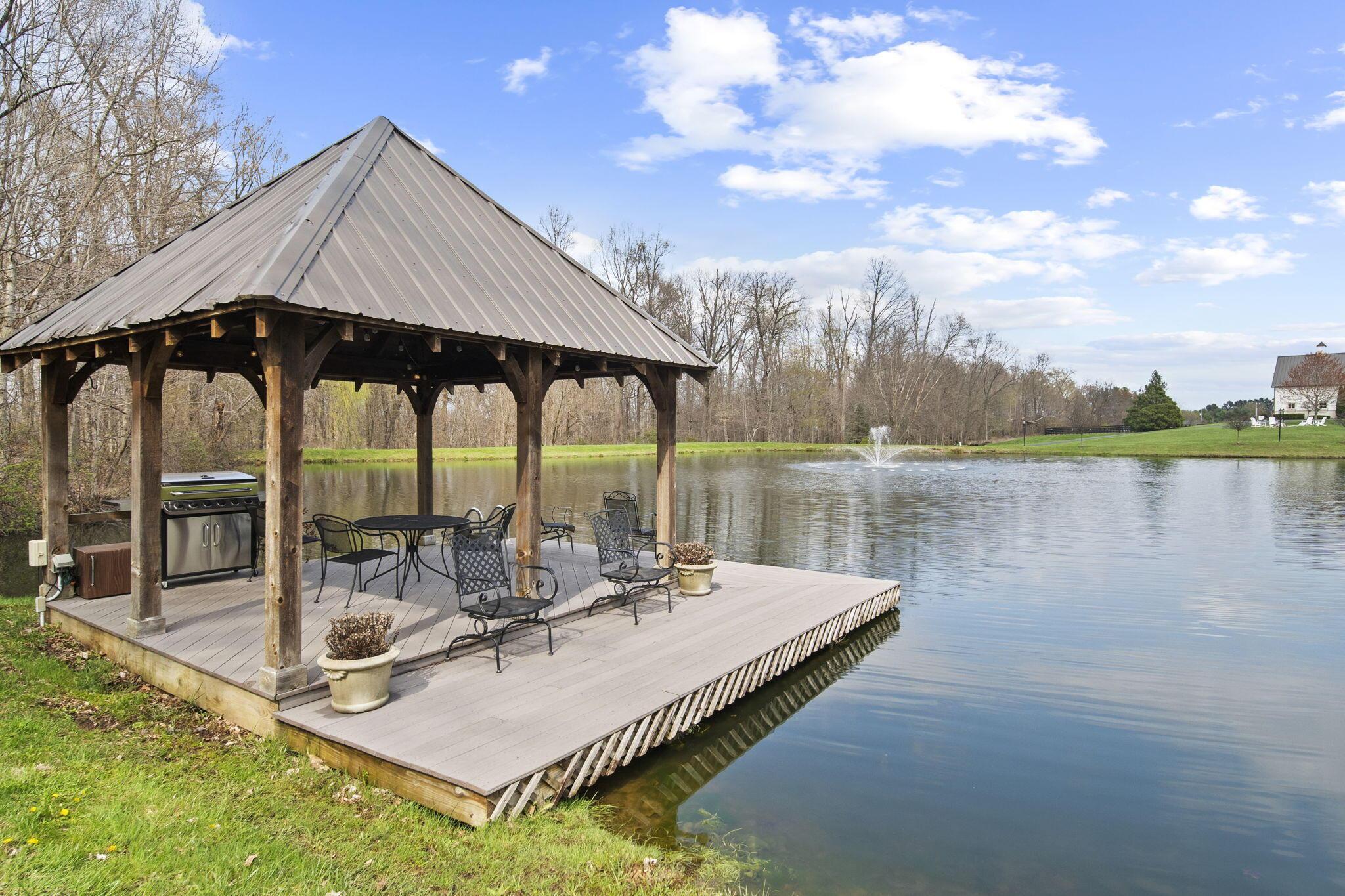 Alexandria, Ohio 43001, United States, 5 Bedrooms Bedrooms, ,11 BathroomsBathrooms,Residential,Contingent,111652