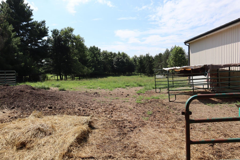 Photo of 931 Flakes Ford Road SW, Washington Court House, OH 43160 (MLS # 226037305)