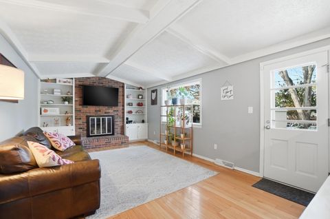 Tiny photo for 140 Greenglade Avenue, Worthington, OH 43085 (MLS # 225044951)