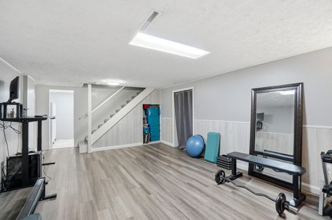 Tiny photo for 140 Greenglade Avenue, Worthington, OH 43085 (MLS # 225044951)