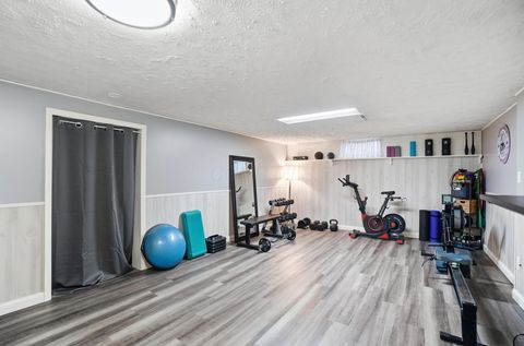 Tiny photo for 140 Greenglade Avenue, Worthington, OH 43085 (MLS # 225044951)