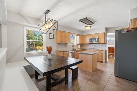 Tiny photo for 140 Greenglade Avenue, Worthington, OH 43085 (MLS # 225044951)