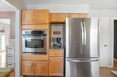 Tiny photo for 140 Greenglade Avenue, Worthington, OH 43085 (MLS # 225044951)