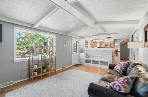 Tiny photo for 140 Greenglade Avenue, Worthington, OH 43085 (MLS # 225044951)