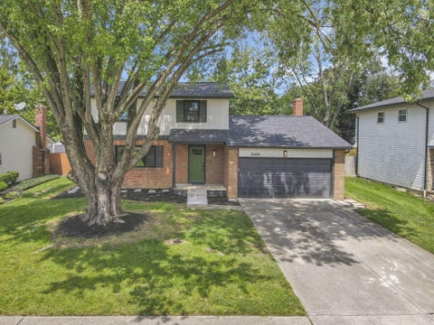 Photo of 2208 Pine Knoll Avenue, Columbus, OH 43229 (MLS # 226032090)