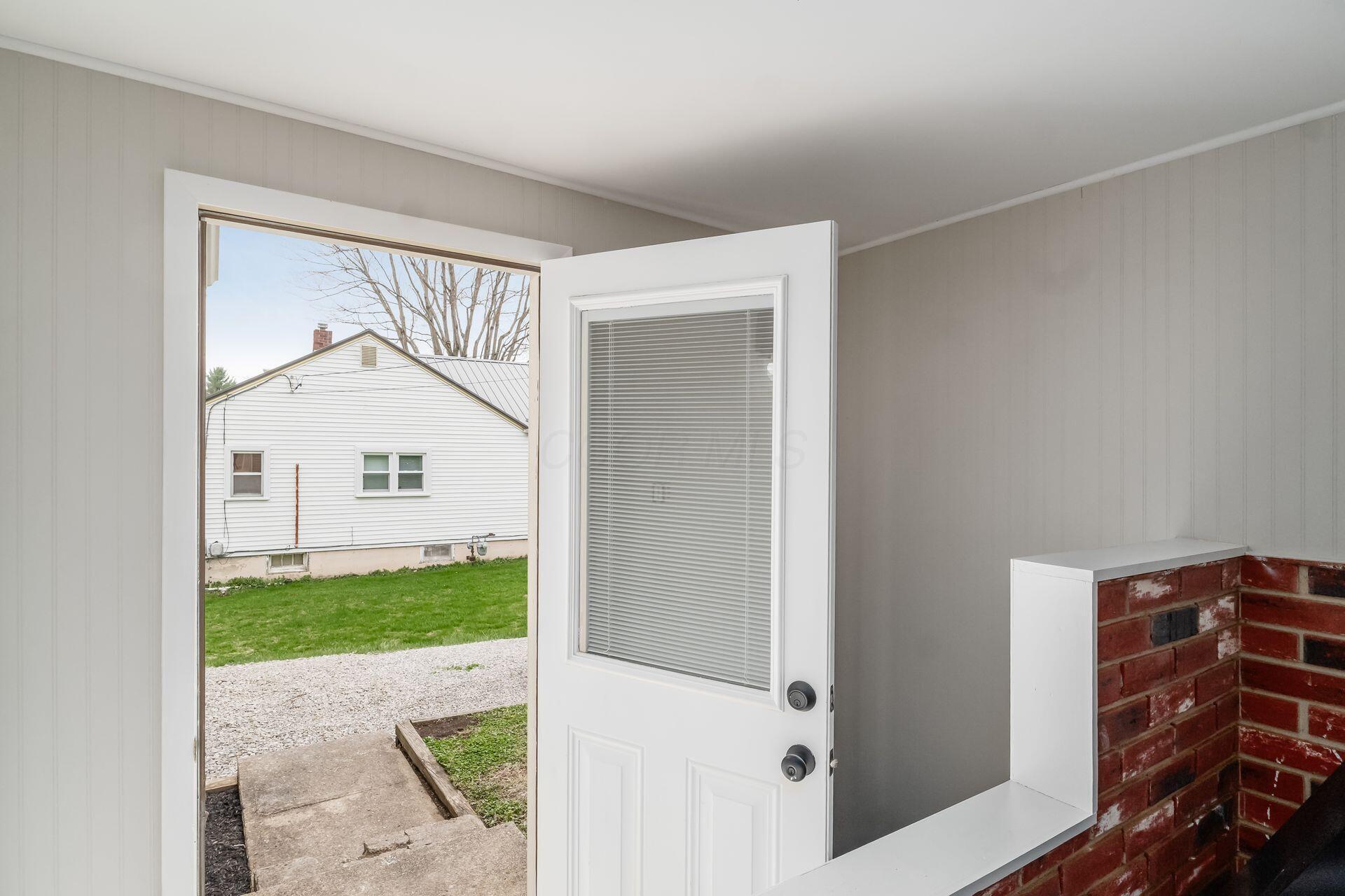 932 Montgomery Road NE