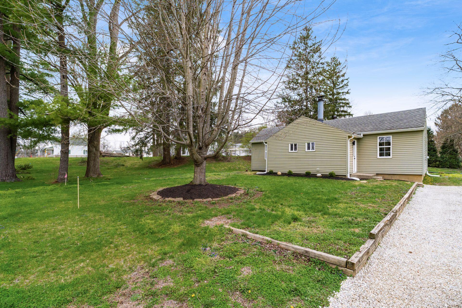 932 Montgomery Road NE