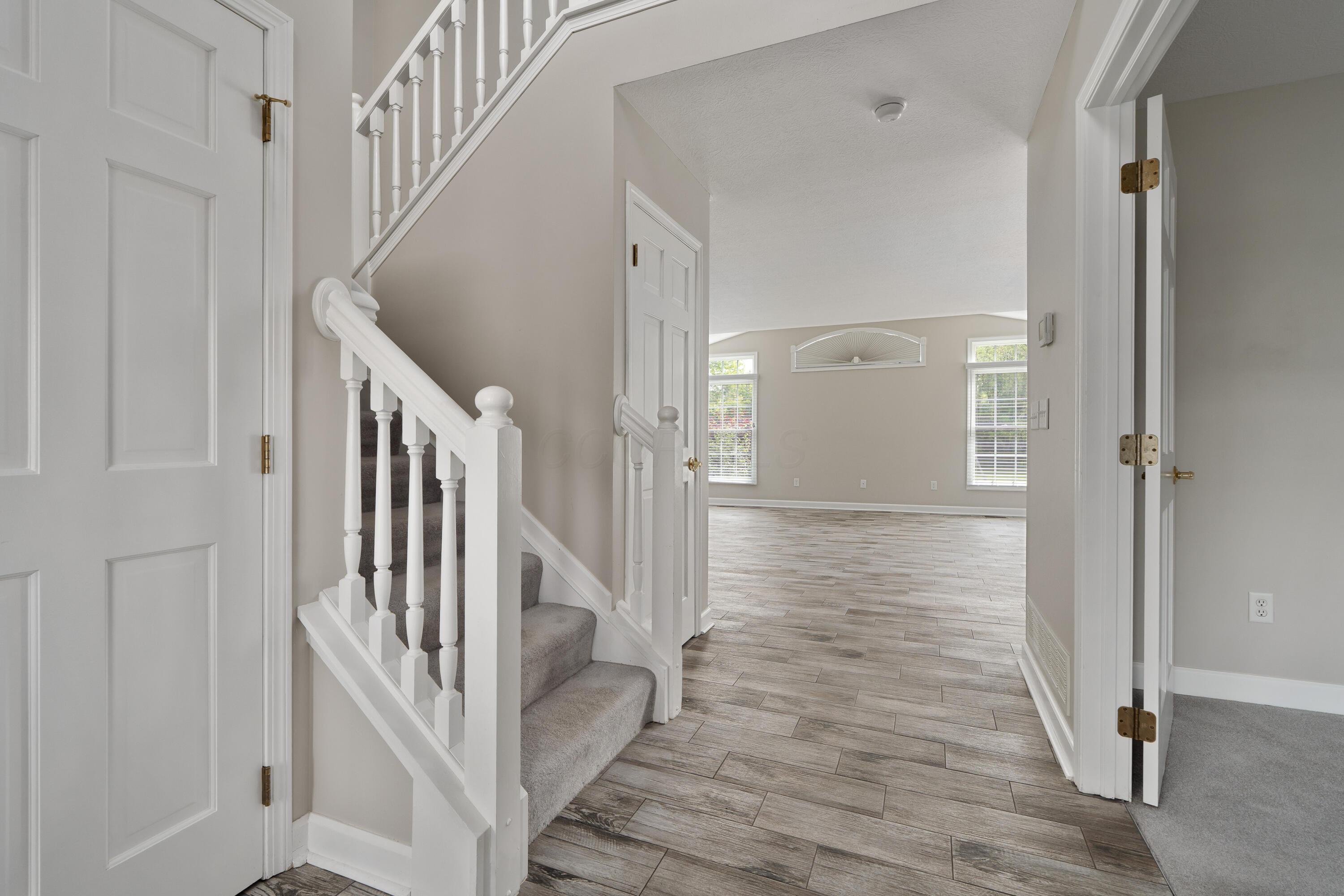 4526 Hoffman Farms Drive, Hilliard, Ohio image 11