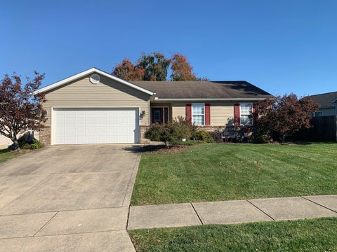 Photo of 416 Danbury Drive, Lancaster, OH 43130 (MLS # 226040120)