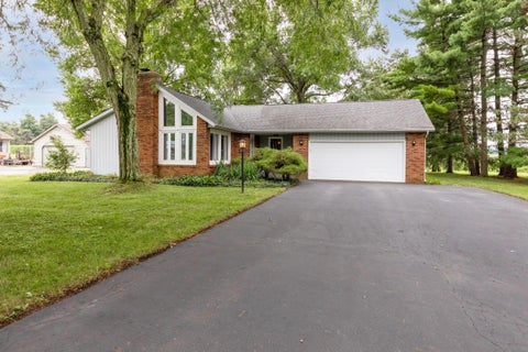 Photo of 272 Glenn Drive SW, Pataskala, OH 43062 (MLS # 226030779)
