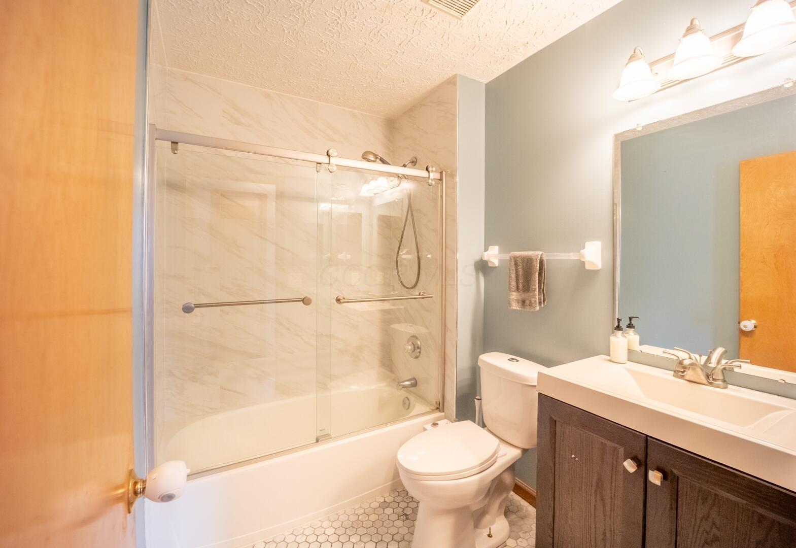 4508 Dungannon Drive, Grove City, Ohio image 23