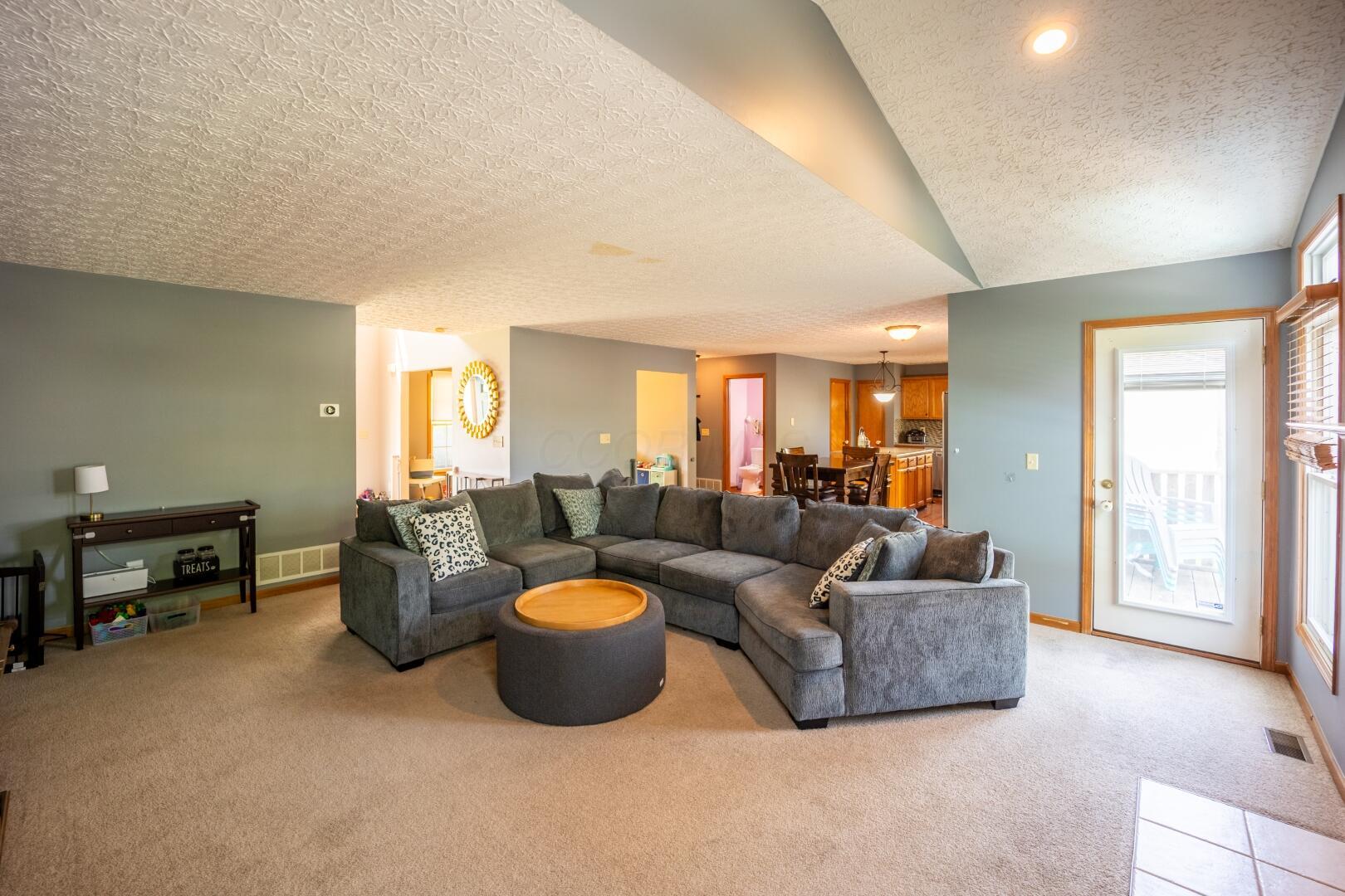 4508 Dungannon Drive, Grove City, Ohio image 6