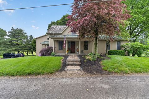 Photo of 2717 Darling Road, Blacklick, OH 43004 (MLS # 226018926)